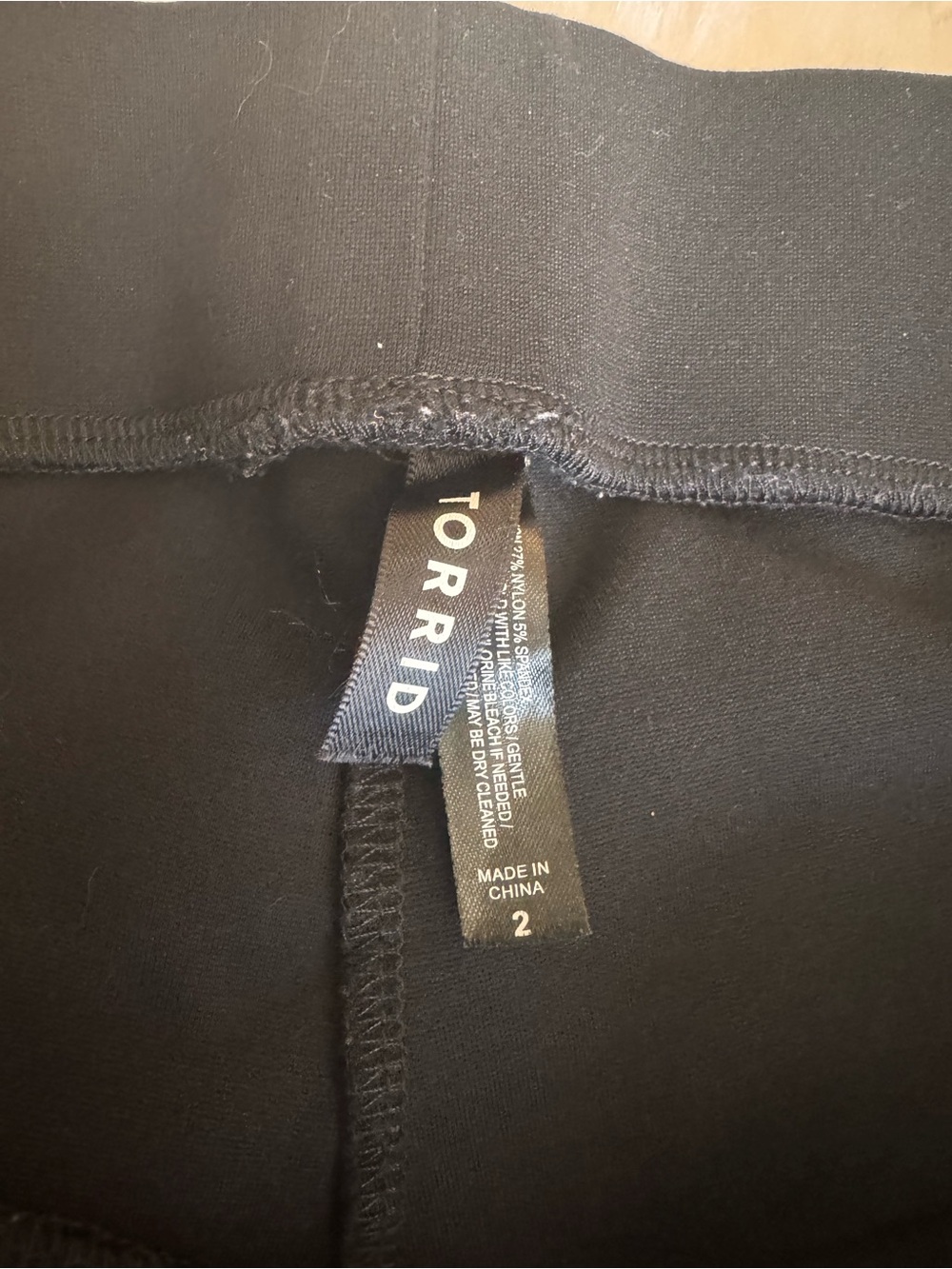 Torrid Black Casual Cropped Leggings with Ankle Zipper - Picture 4 of 6